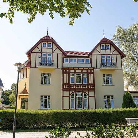 Am Haus 1 5 *